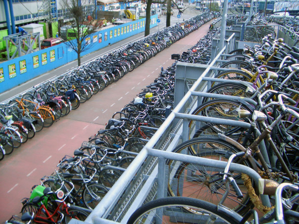 Dutch cycling infrastructure_Bicycle parking