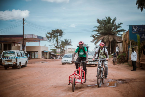 Kampala Straße Lastenrad Fahrradkurier