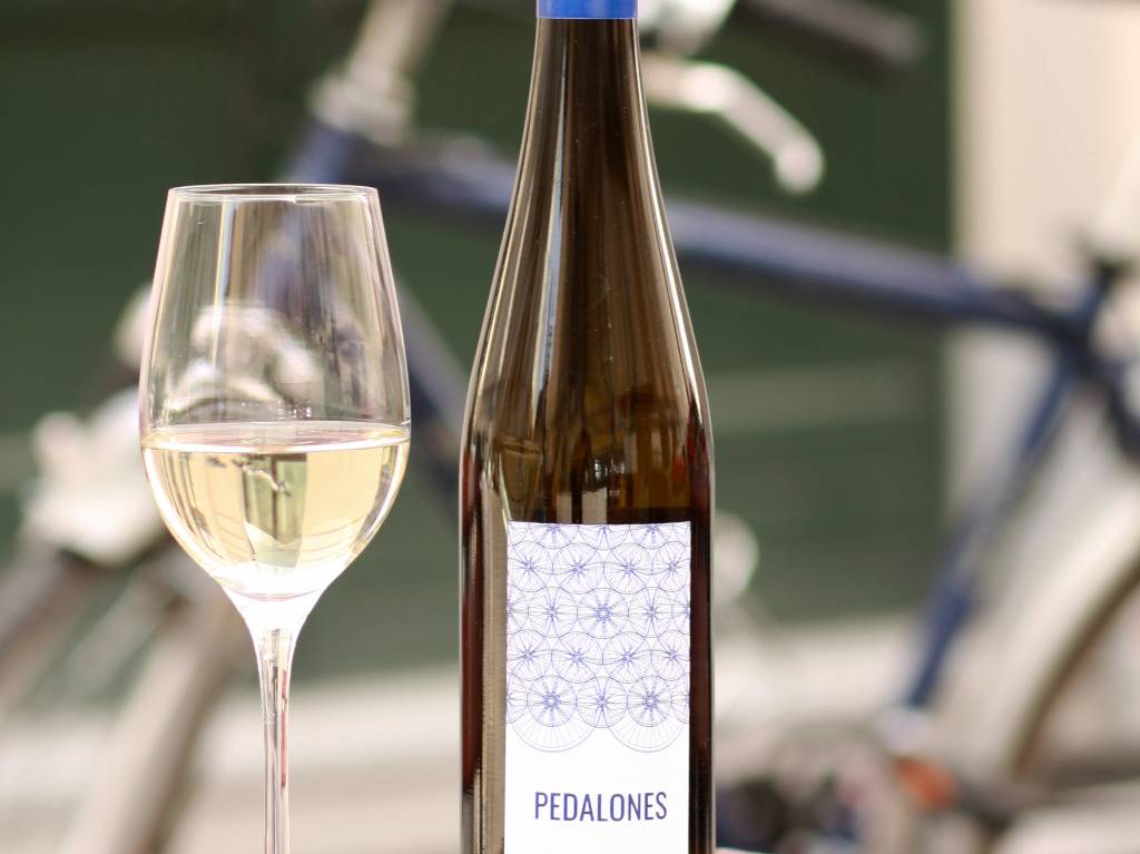 Pedalones Wein Sauvignon Riesling Fahrrad Genussradler Rennrad Design Etikette Wien